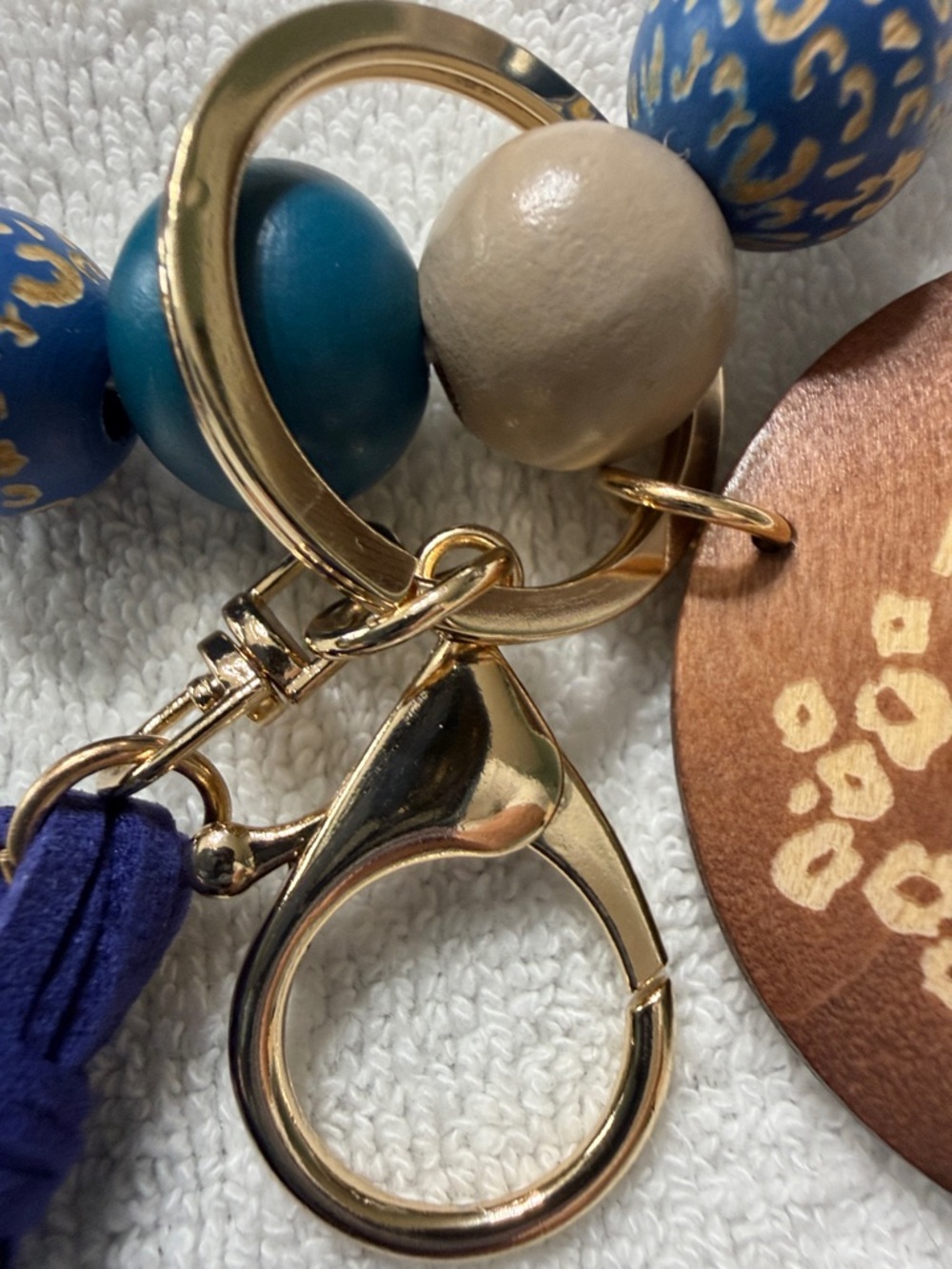 “MAMA”Beaded Keychain Bracelet - Blue Leopard Edition with Blue Tassel - Picture 2 of 8